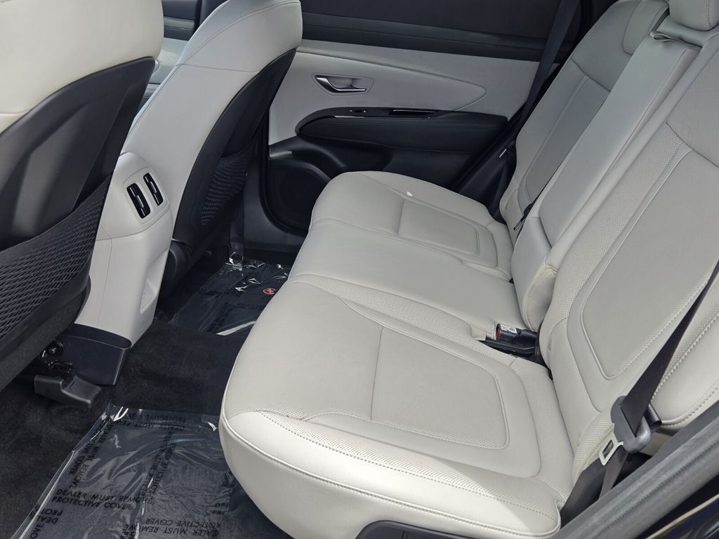 2025 Hyundai Tucson Limited - Photo 11
