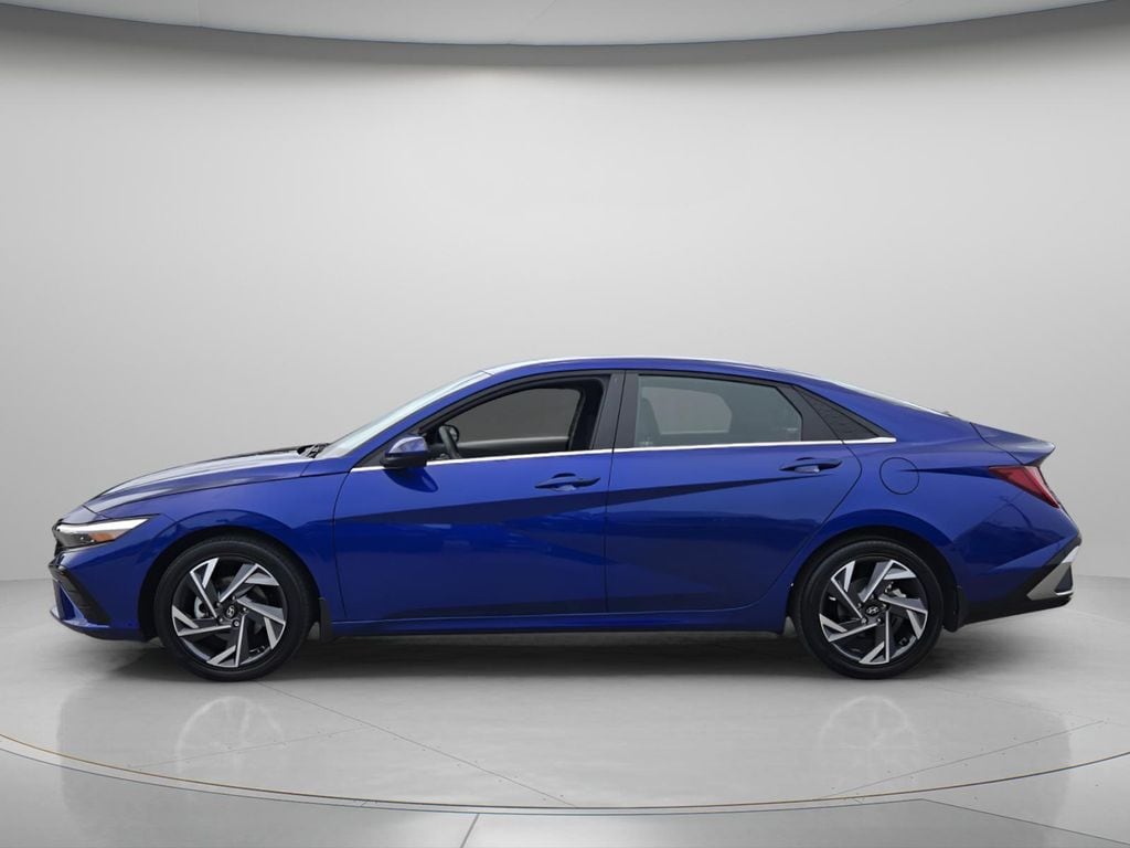 Certified 2025 Hyundai Elantra SEL Convenience Sedan