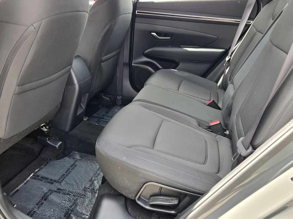 2024 Hyundai Tucson SE - Photo 12