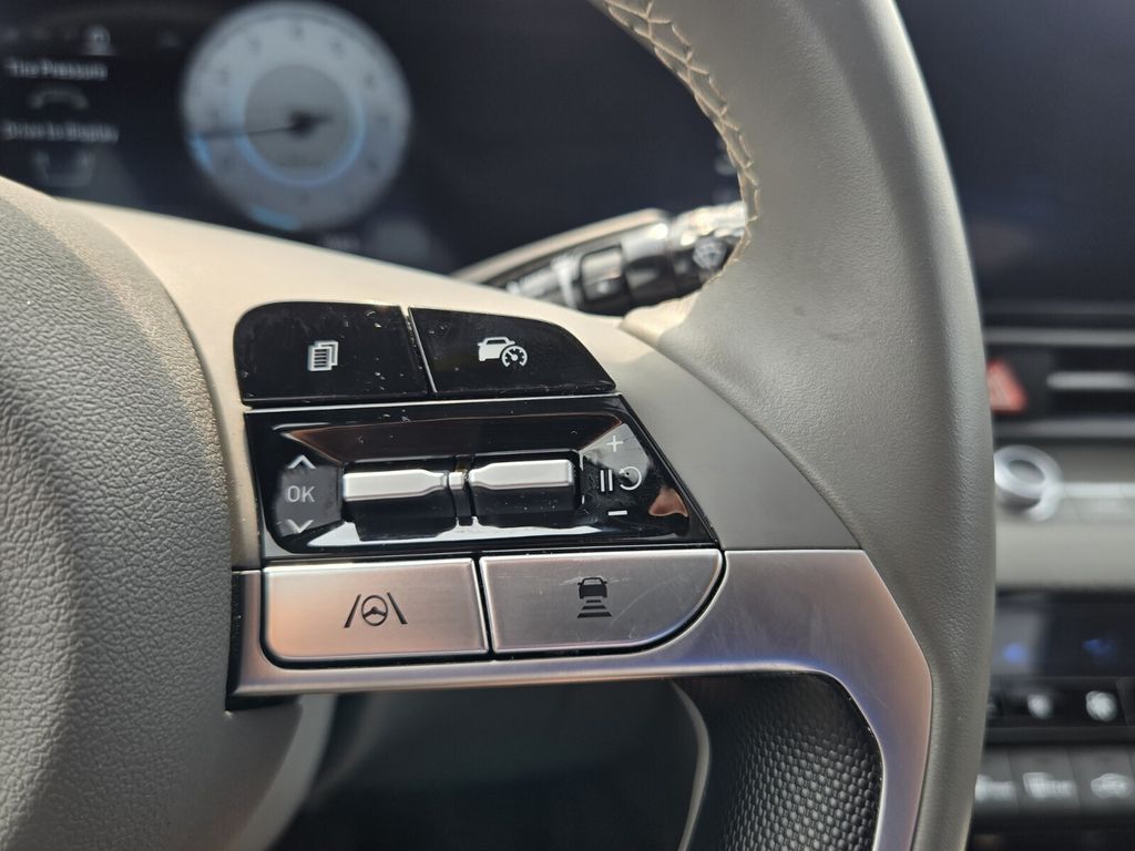 2025 Hyundai Elantra SEL - Photo 24