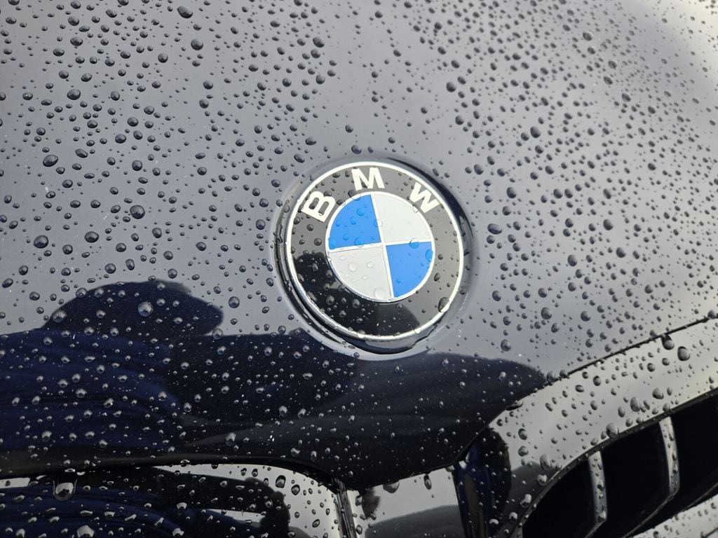 2023 BMW 5 Series 530i - Photo 9