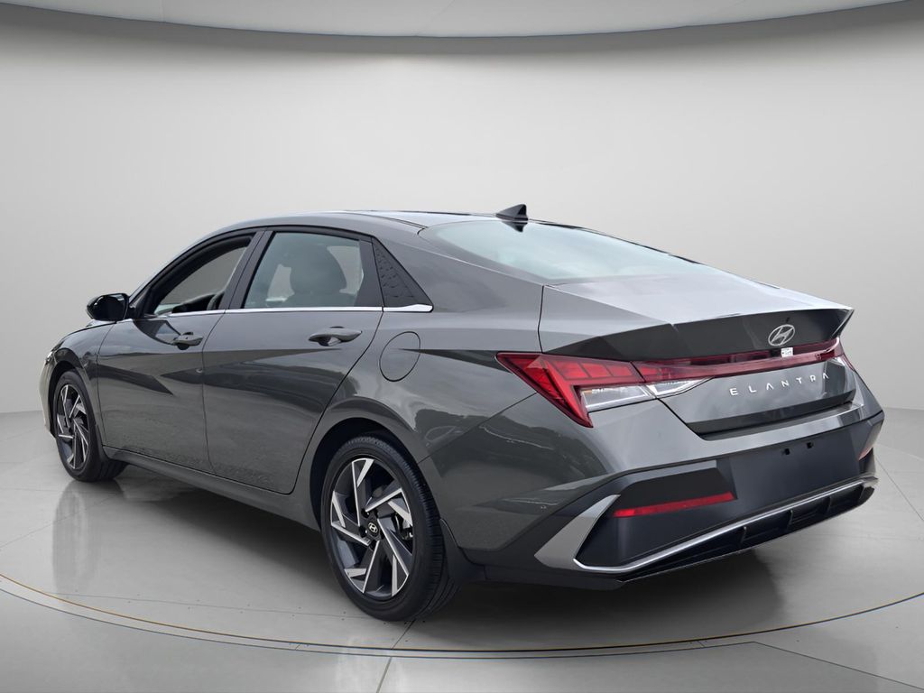 2025 Hyundai Elantra SEL - Photo 7