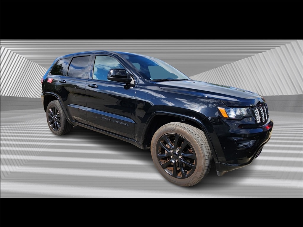 Used 2017 Jeep Grand Cherokee Altitude with VIN 1C4RJEAGXHC953323 for sale in Plantation, FL