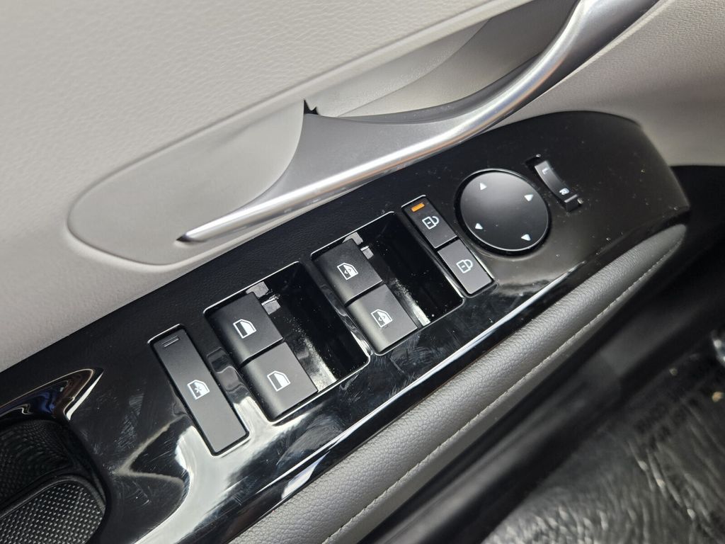 2025 Hyundai Tucson Limited - Photo 29