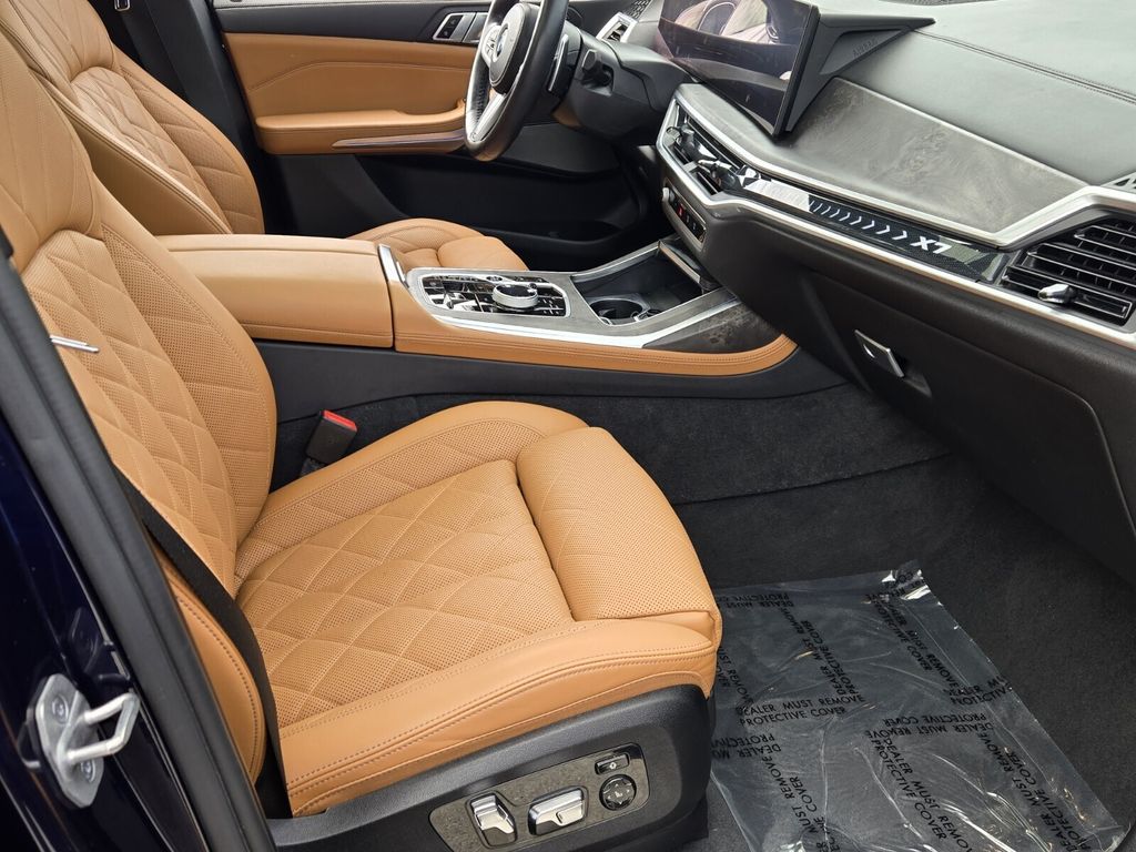2023 BMW X7 40i - Photo 16