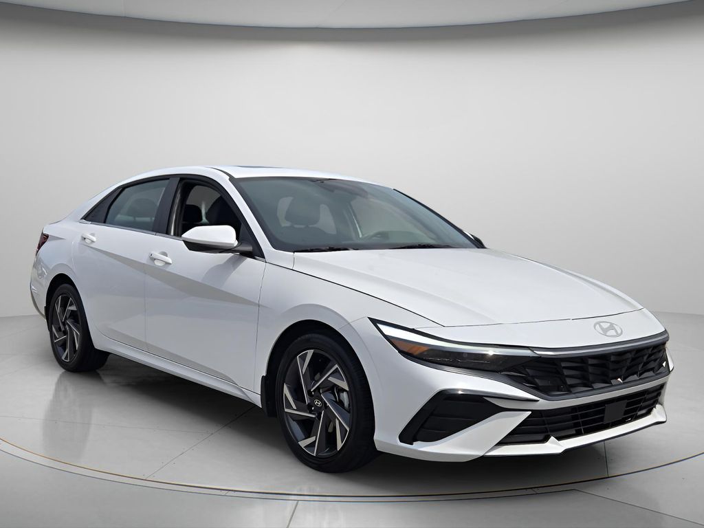 2025 Hyundai Elantra SEL - Photo 9