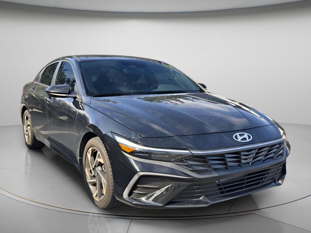Used 2025 Hyundai Elantra SEL Sport Sedan
