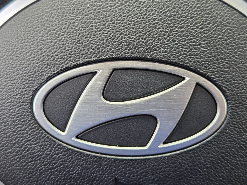 2025 Hyundai Elantra SEL - Photo 29