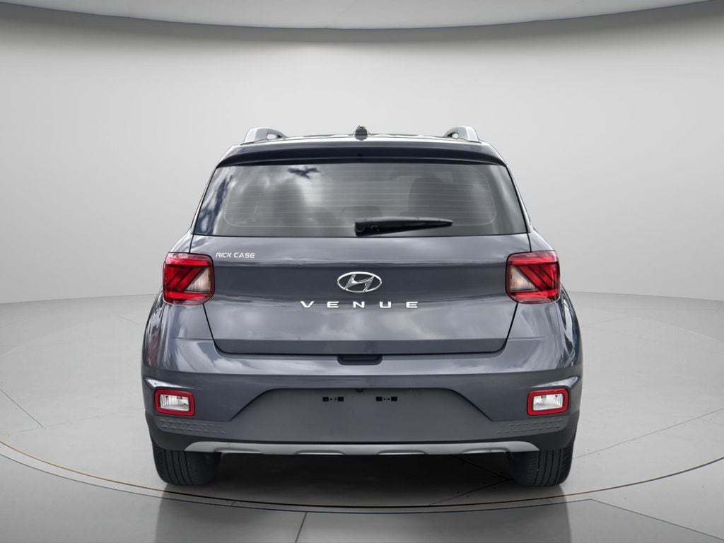 2024 Hyundai Venue SEL - Photo 6