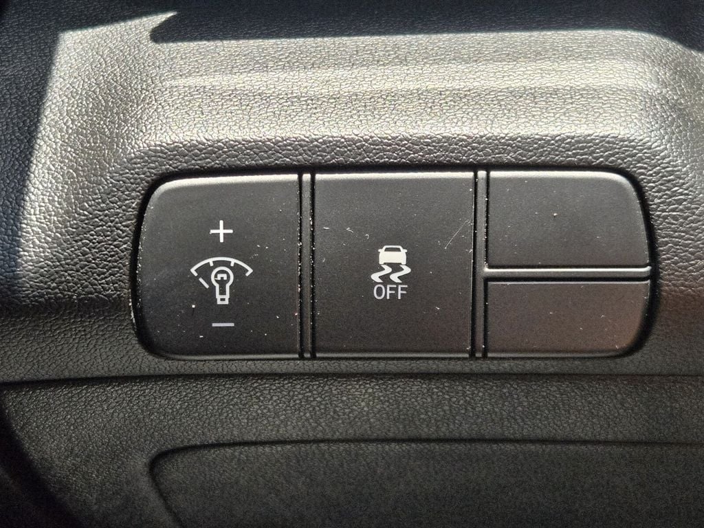 2024 Hyundai Elantra SEL - Photo 29
