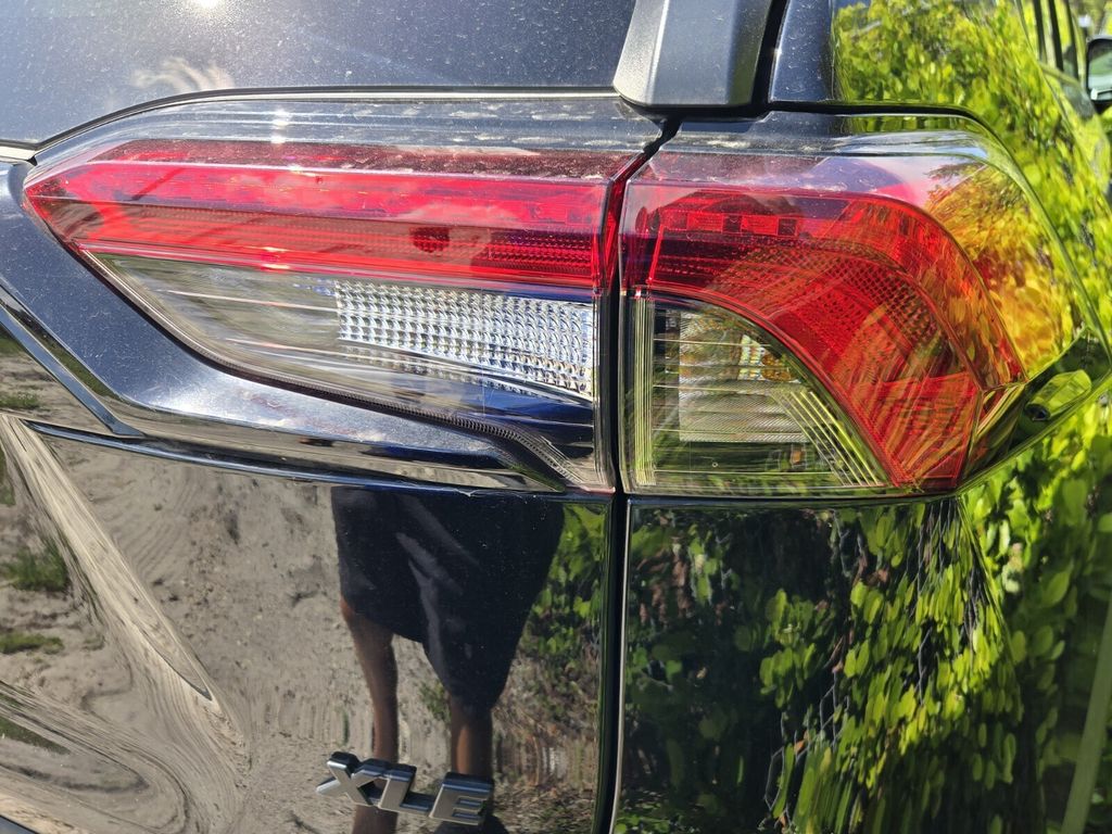 2023 Toyota RAV4 XLE Premium - Photo 7