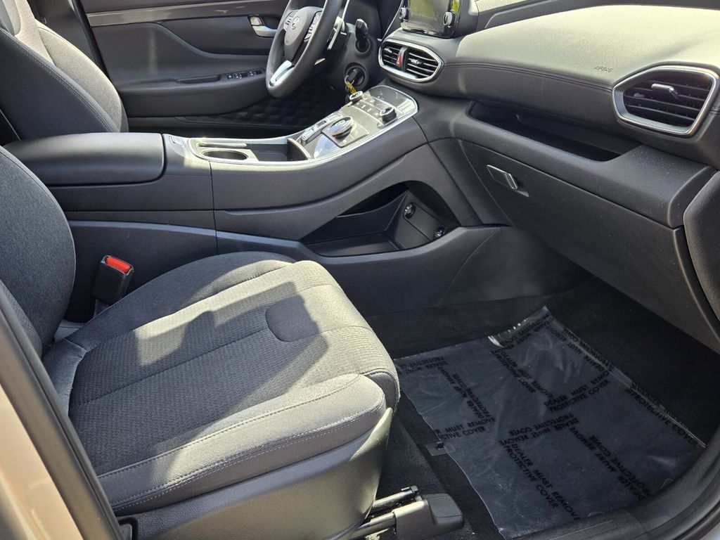 2023 Hyundai Santa Fe SE - Photo 16