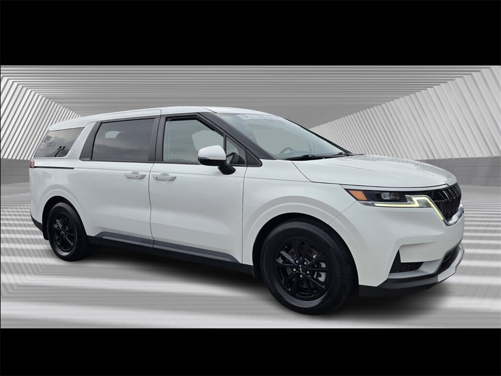 2022 Kia Carnival LXS photo 2