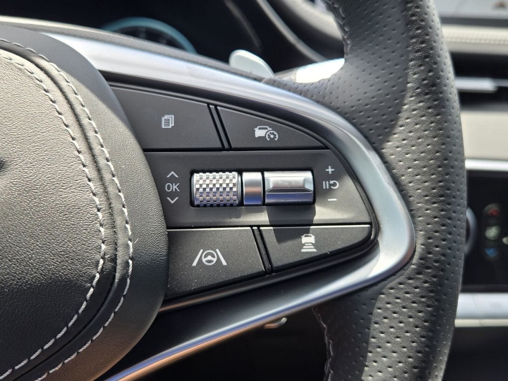 2025 GENESIS GV70 Standard - Photo 25