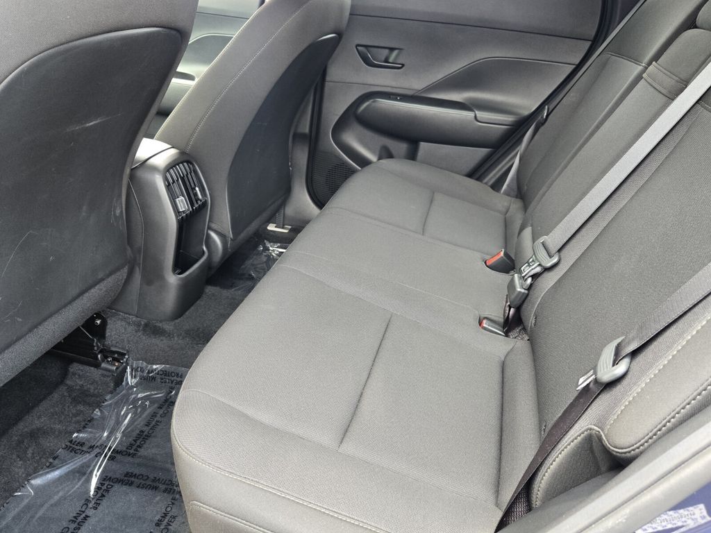 2025 Hyundai Kona SEL Convenience - Photo 11