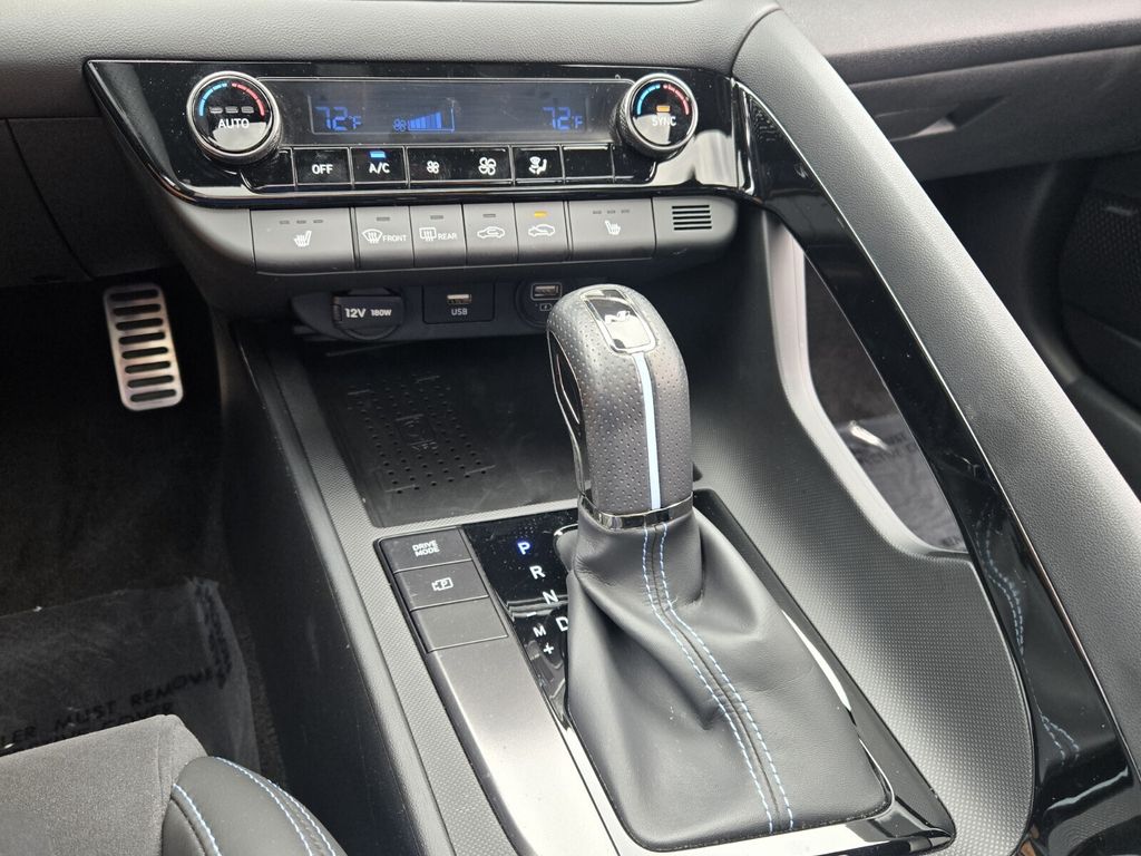 2023 Hyundai Elantra N - Photo 18