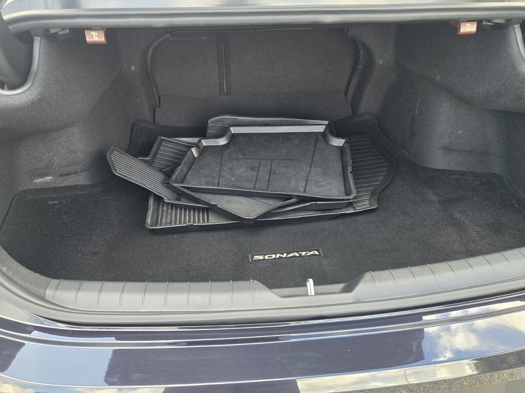 2025 Hyundai Sonata SE - Photo 14
