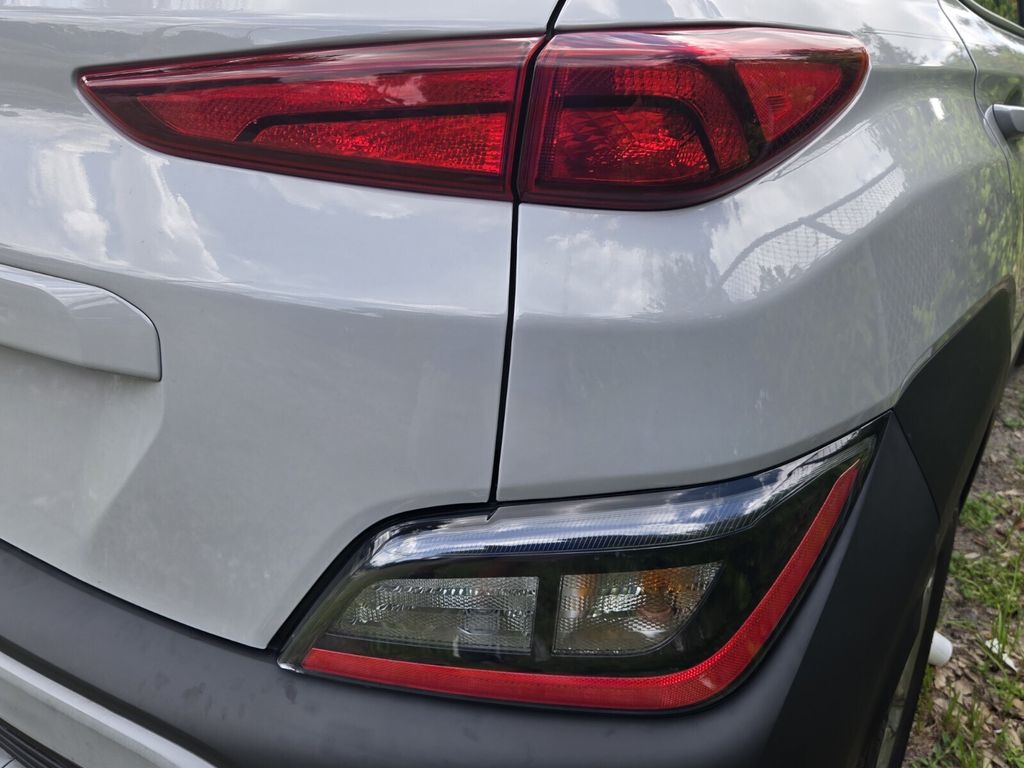 2023 Hyundai Kona SE - Photo 9