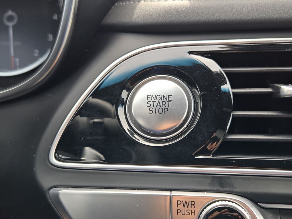 2023 GENESIS G70 Standard - Photo 21