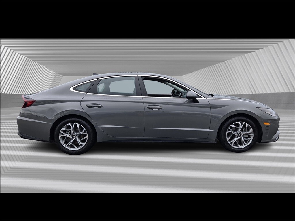 2023 Hyundai Sonata SEL photo 2