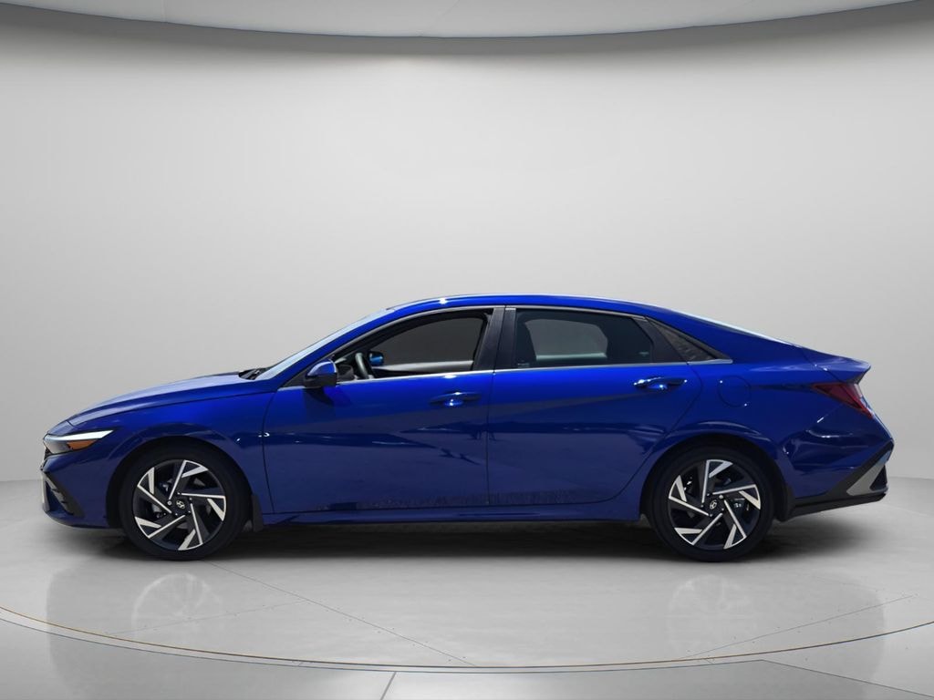 Certified 2025 Hyundai Elantra SEL Convenience Sedan