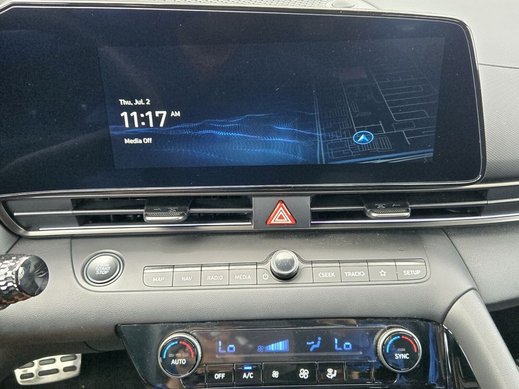 2025 Hyundai Elantra Blue - Photo 18
