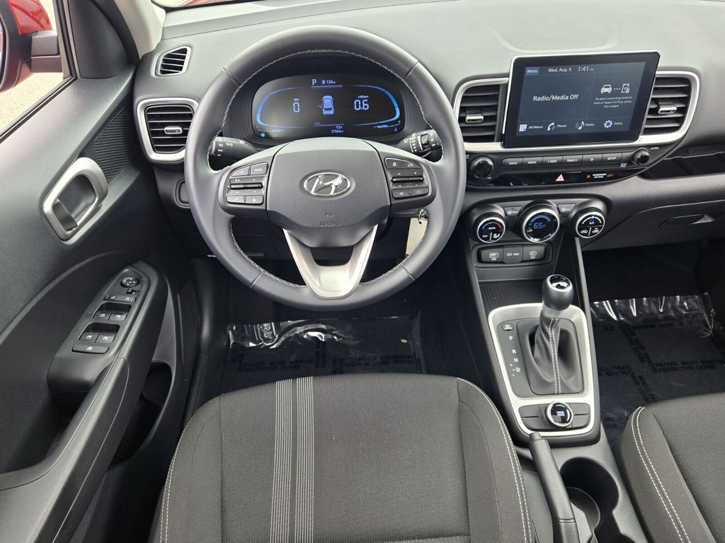 2023 Hyundai Venue SEL - Photo 13