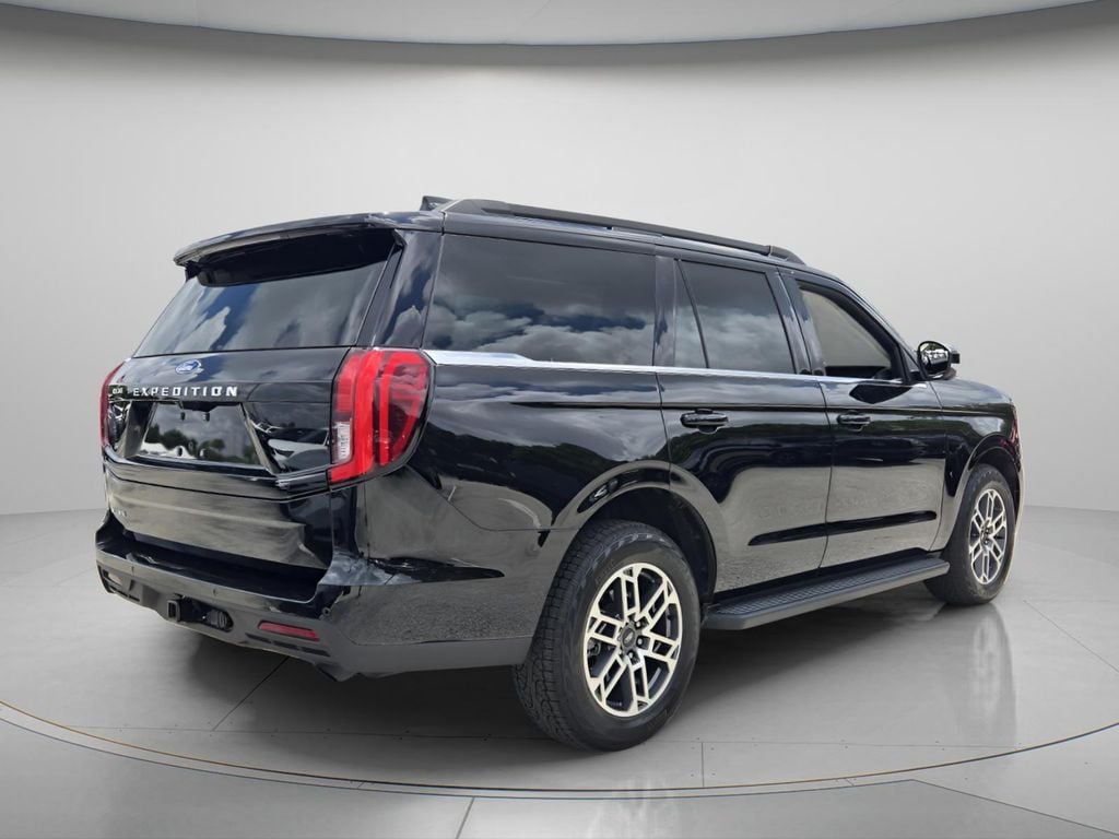 2025 Ford Expedition Active - Photo 8