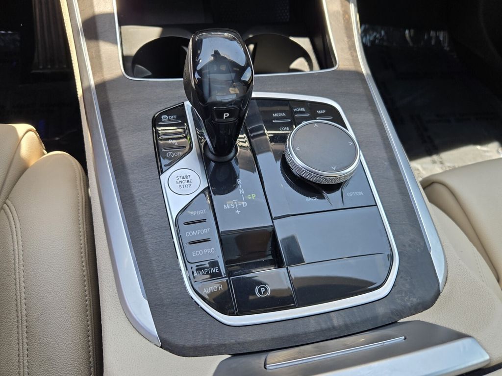 2020 BMW X5 40i - Photo 18