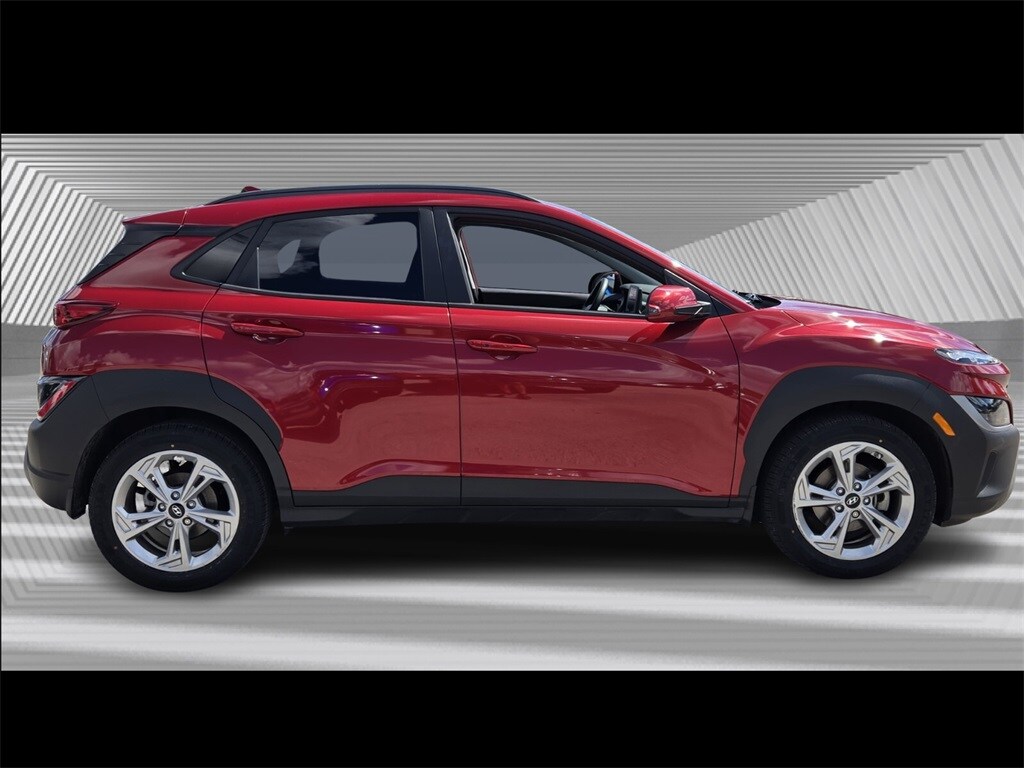 2022 Hyundai Kona SEL photo 3