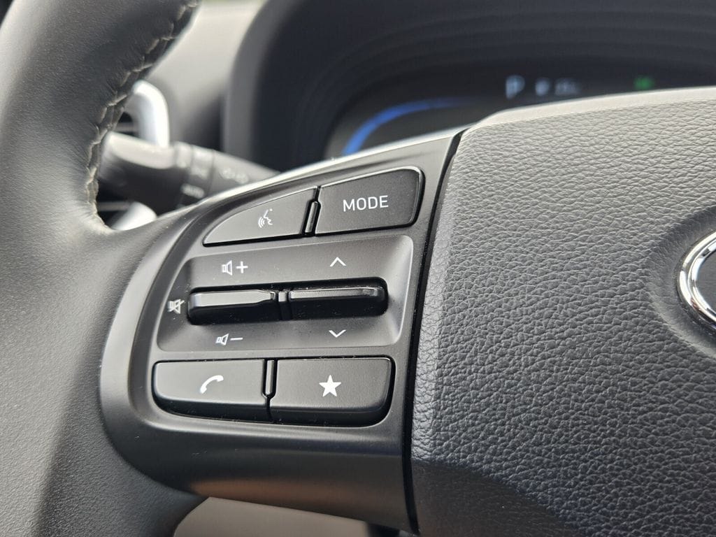 2025 Hyundai Venue SEL - Photo 24