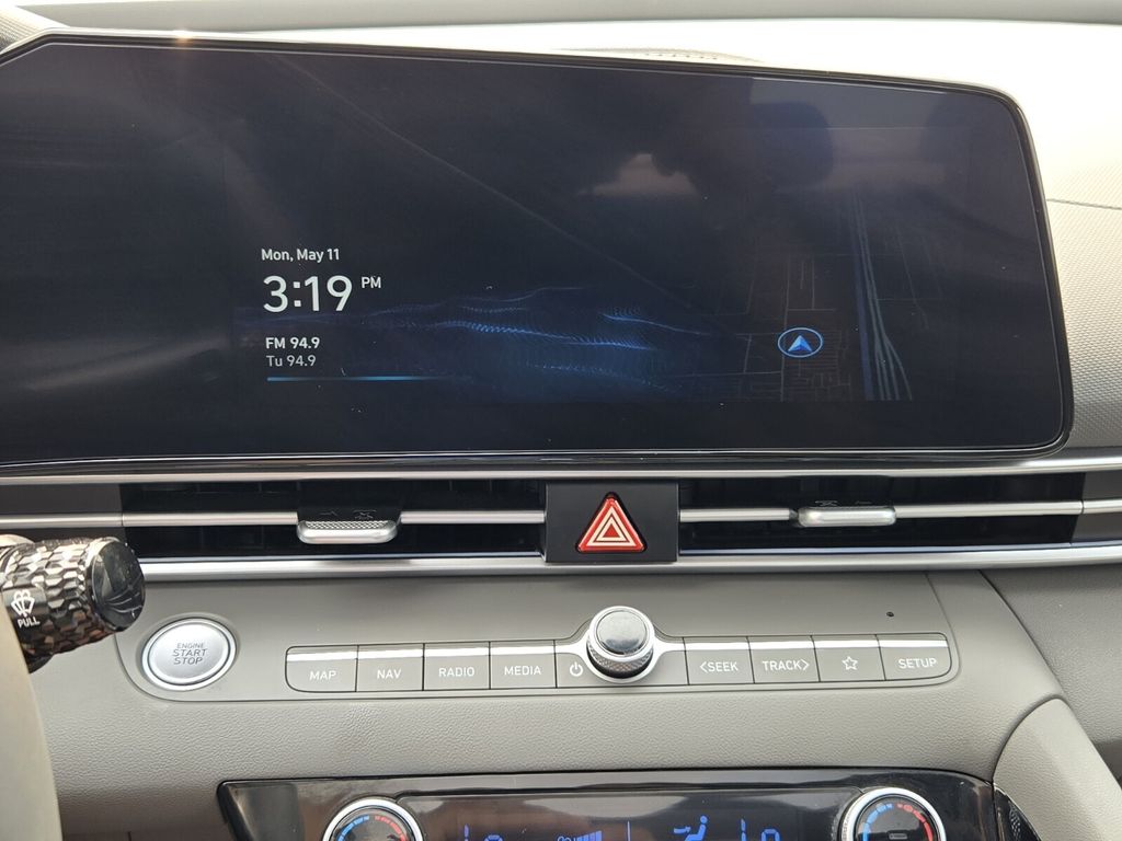 2025 Hyundai Elantra SEL - Photo 18