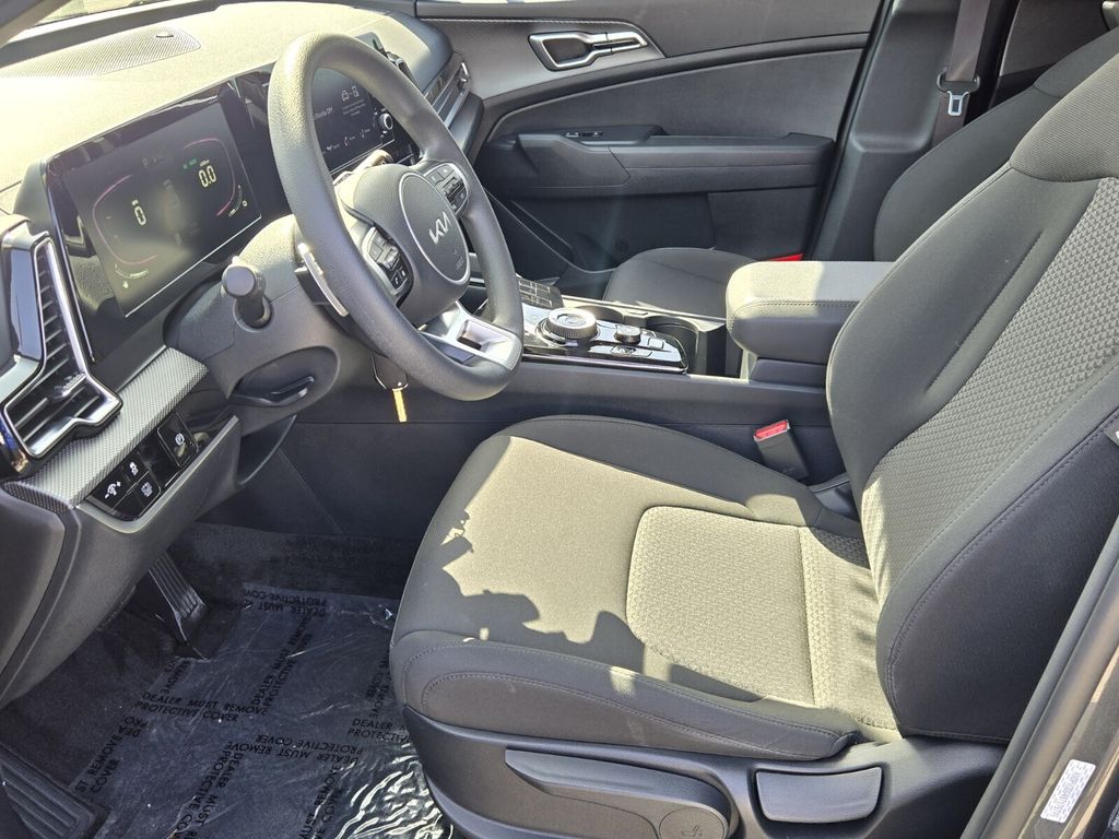 2025 Kia Sportage LX Hybrid - Photo 10