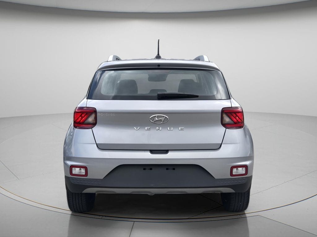 2025 Hyundai Venue SEL - Photo 6