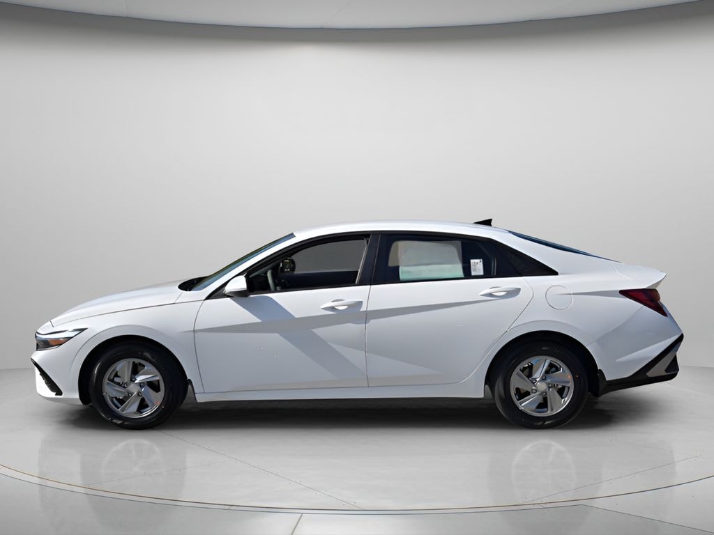 New 2026 Hyundai Elantra SE Sedan