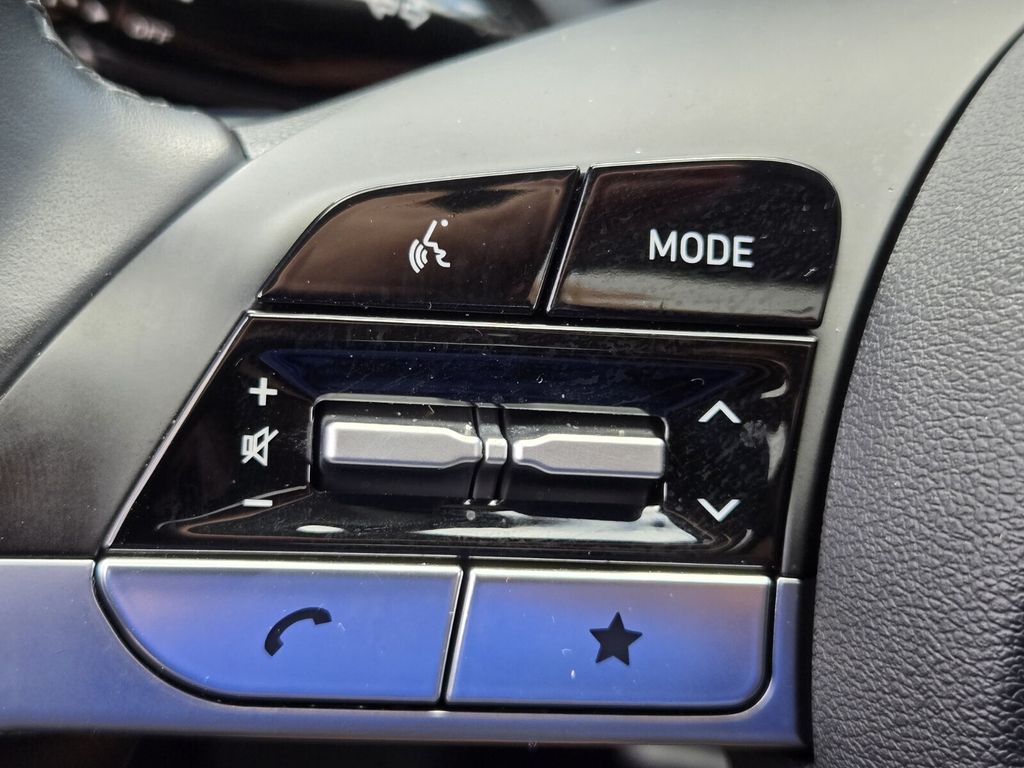 2025 Hyundai Elantra SEL - Photo 28
