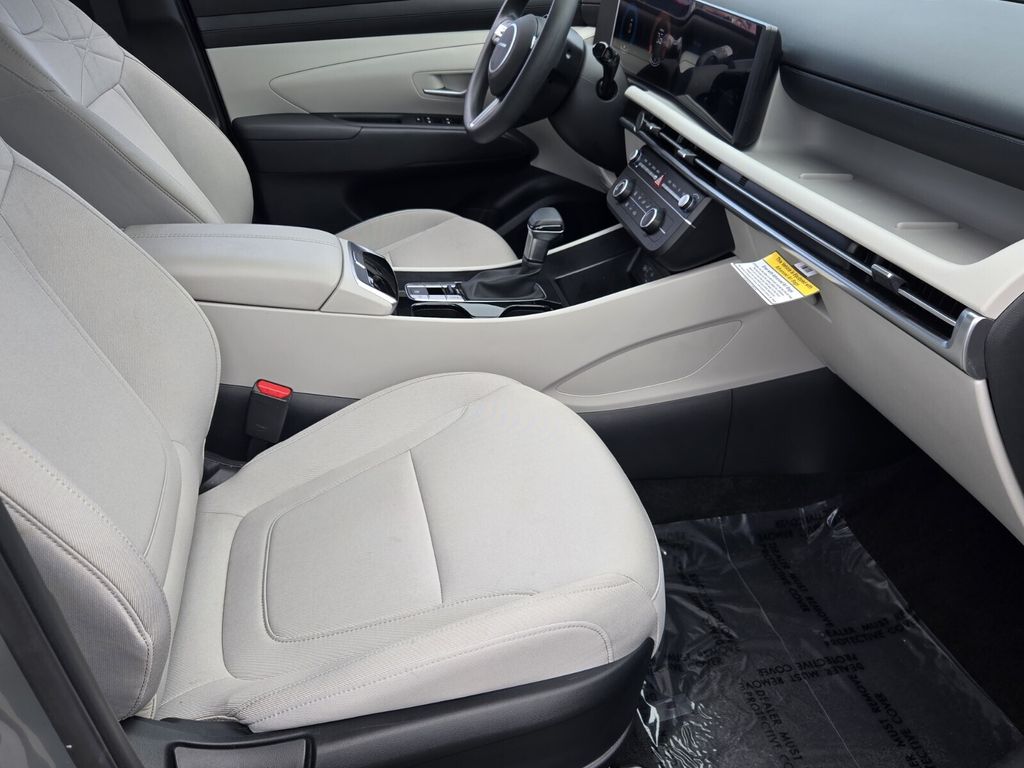 2026 Hyundai Tucson SE - Photo 16