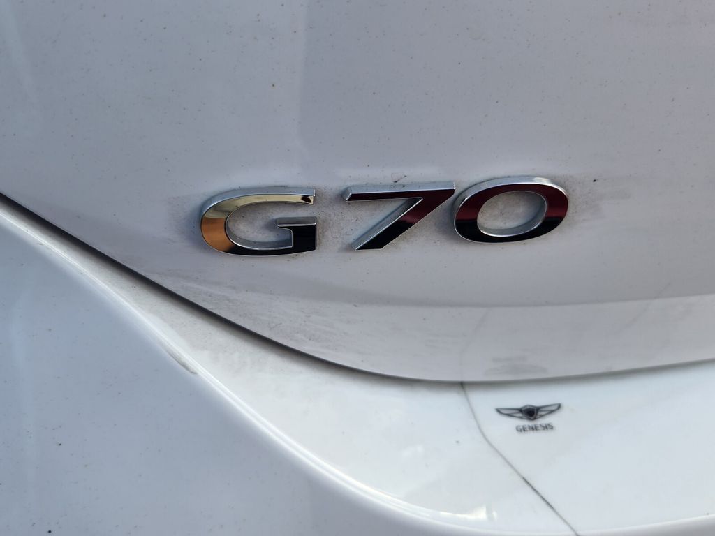 2024 GENESIS G70 Standard - Photo 9