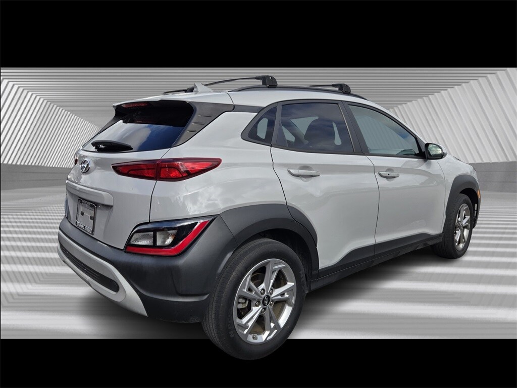 2022 Hyundai Kona SEL photo 2