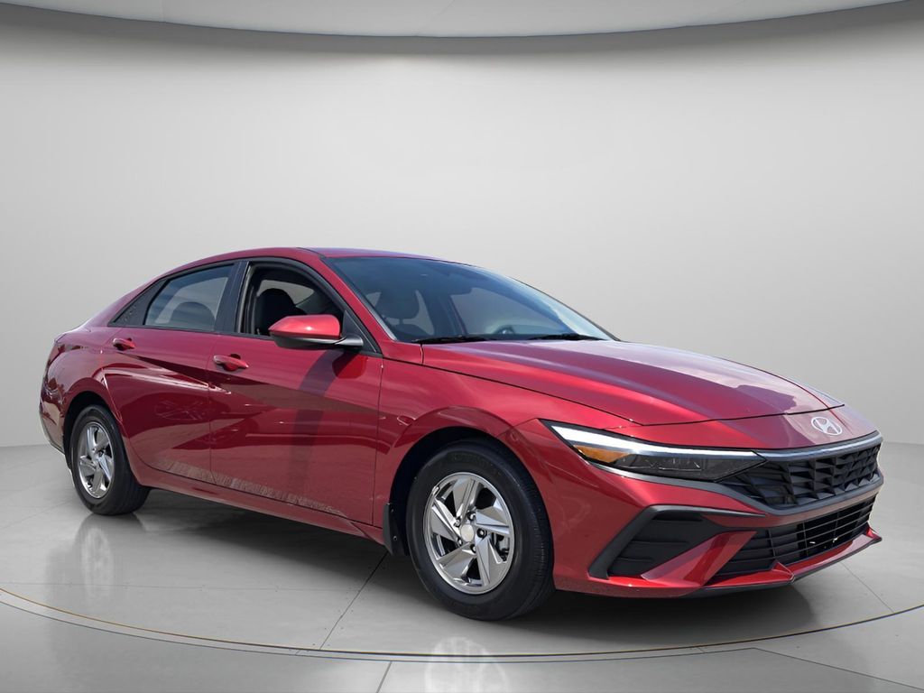 2025 Hyundai Elantra SE - Photo 9