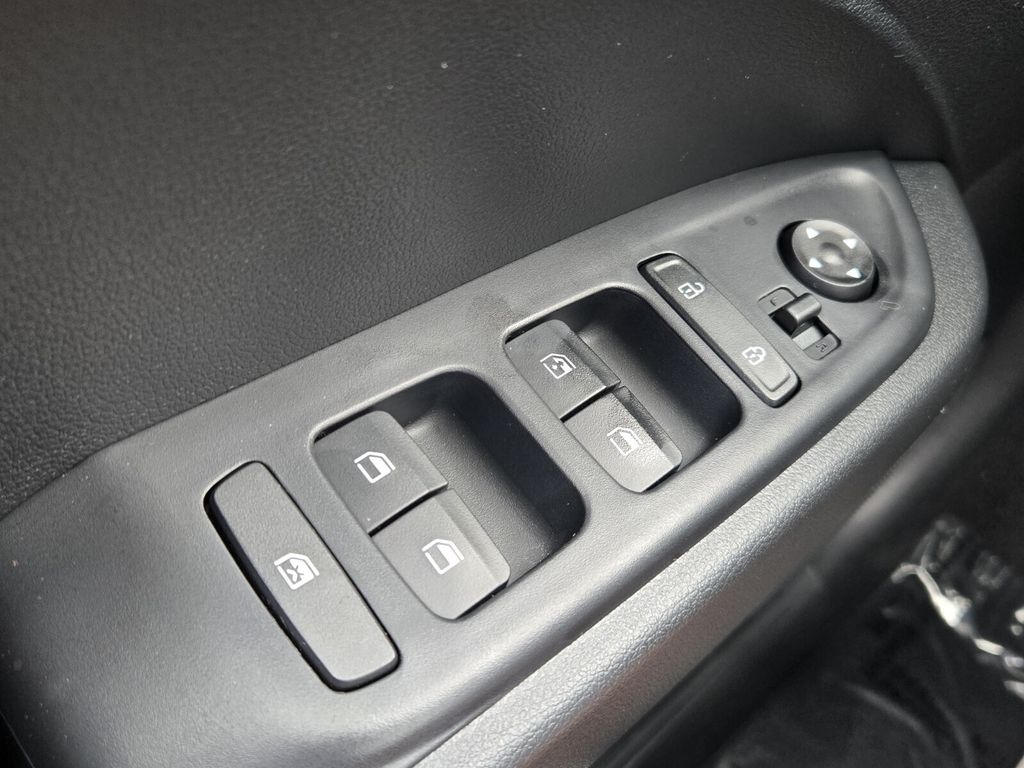 2023 Hyundai Venue SEL - Photo 26