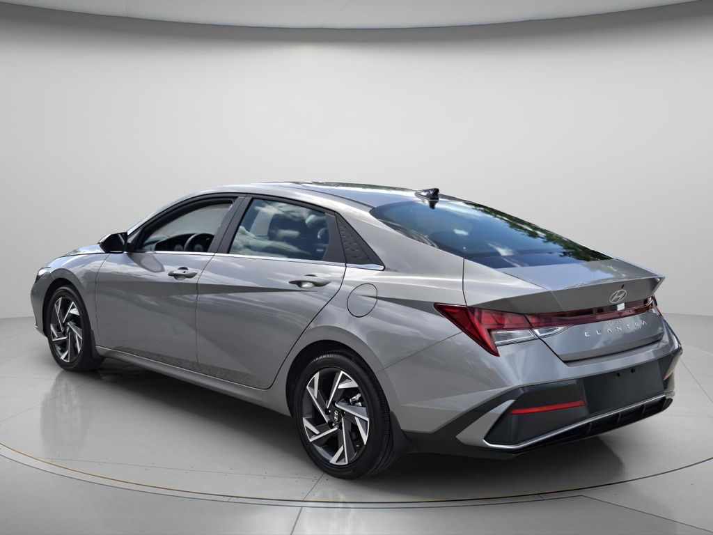 2025 Hyundai Elantra SEL - Photo 8