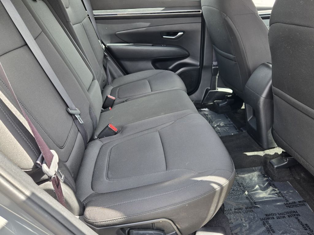 2024 Hyundai Tucson SE - Photo 16