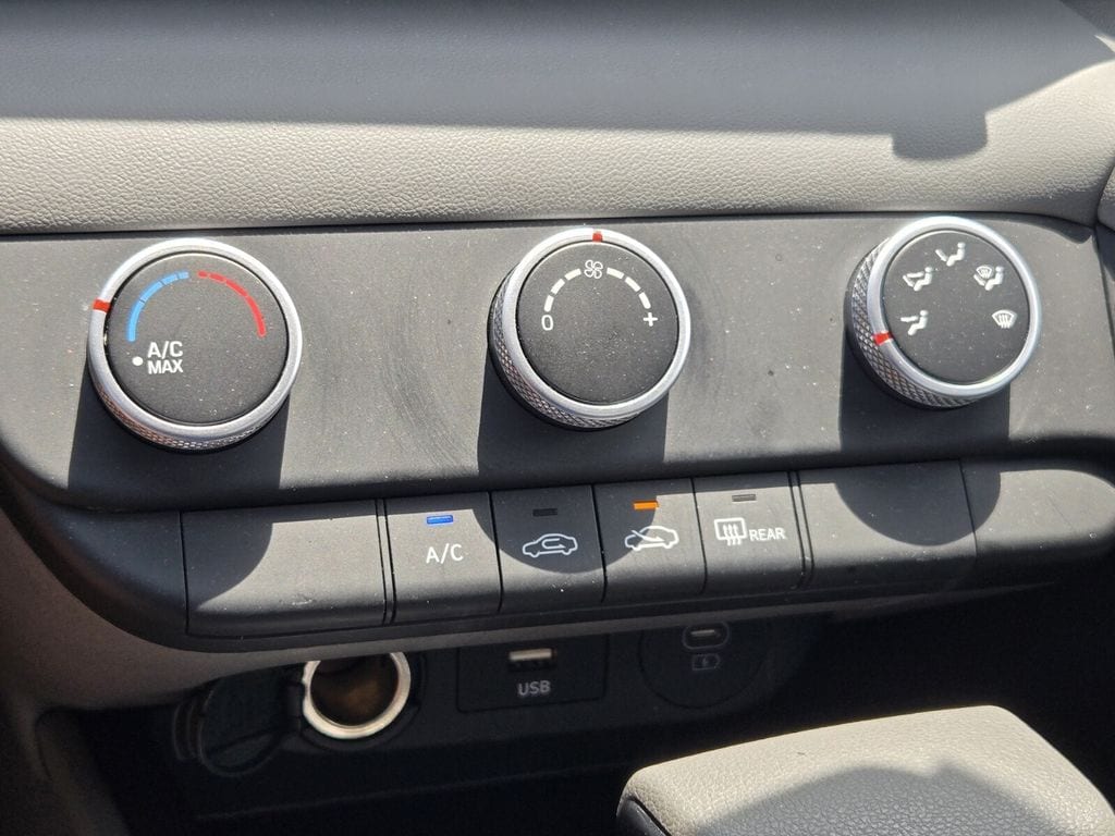 2025 Hyundai Elantra SE - Photo 20