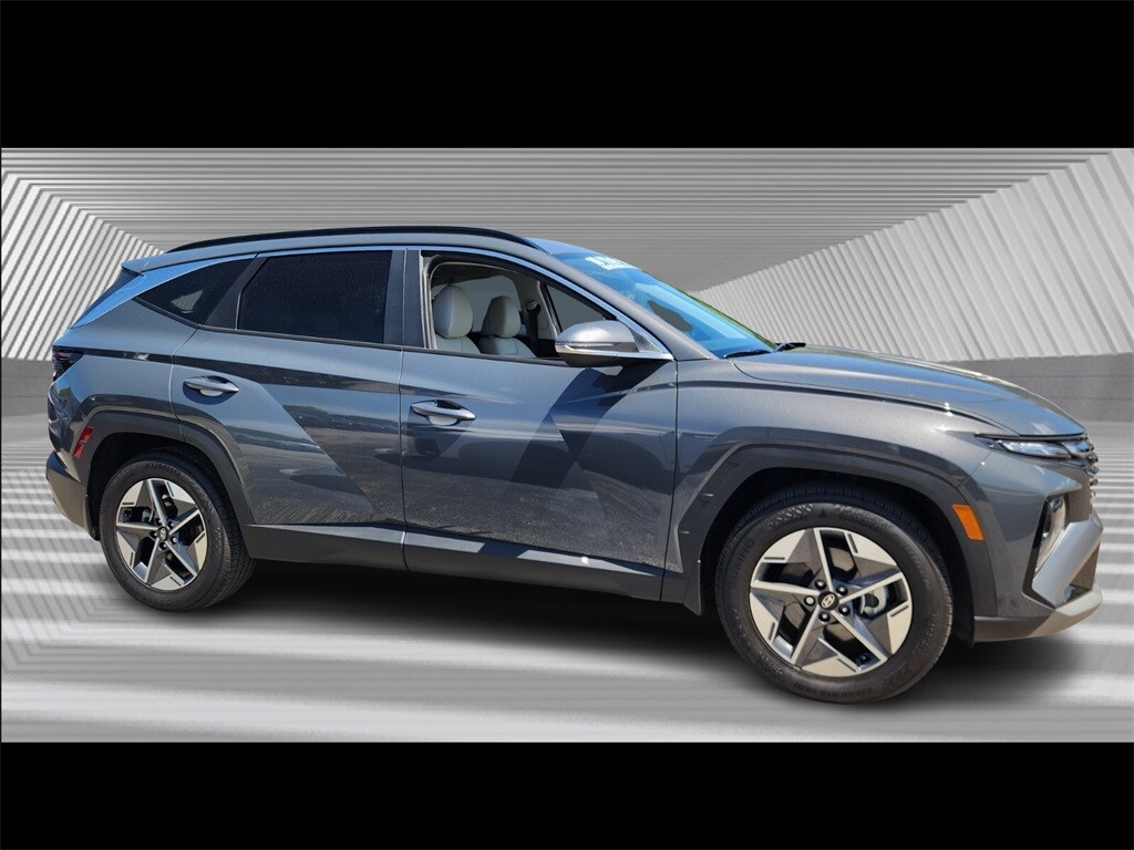 2025 Hyundai Tucson SEL Convenience photo 3