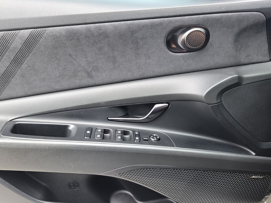 2023 Hyundai Elantra N - Photo 28