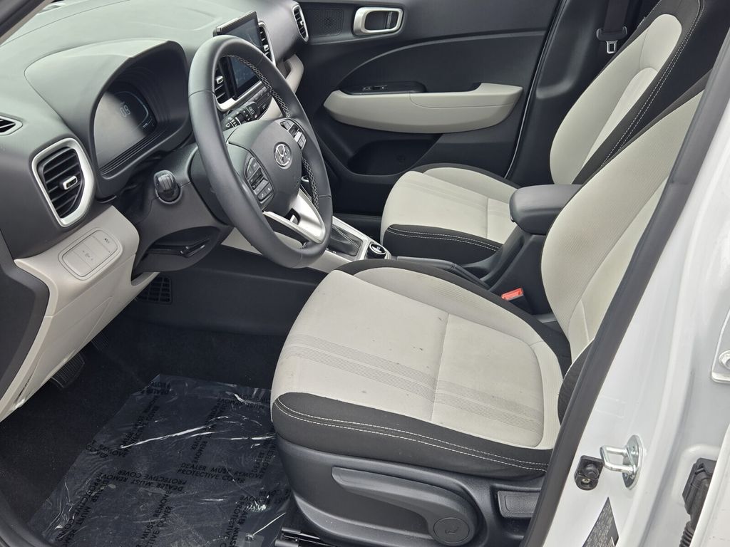 2023 Hyundai Venue SEL - Photo 10