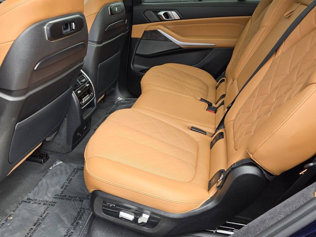 2023 BMW X7 40i - Photo 11