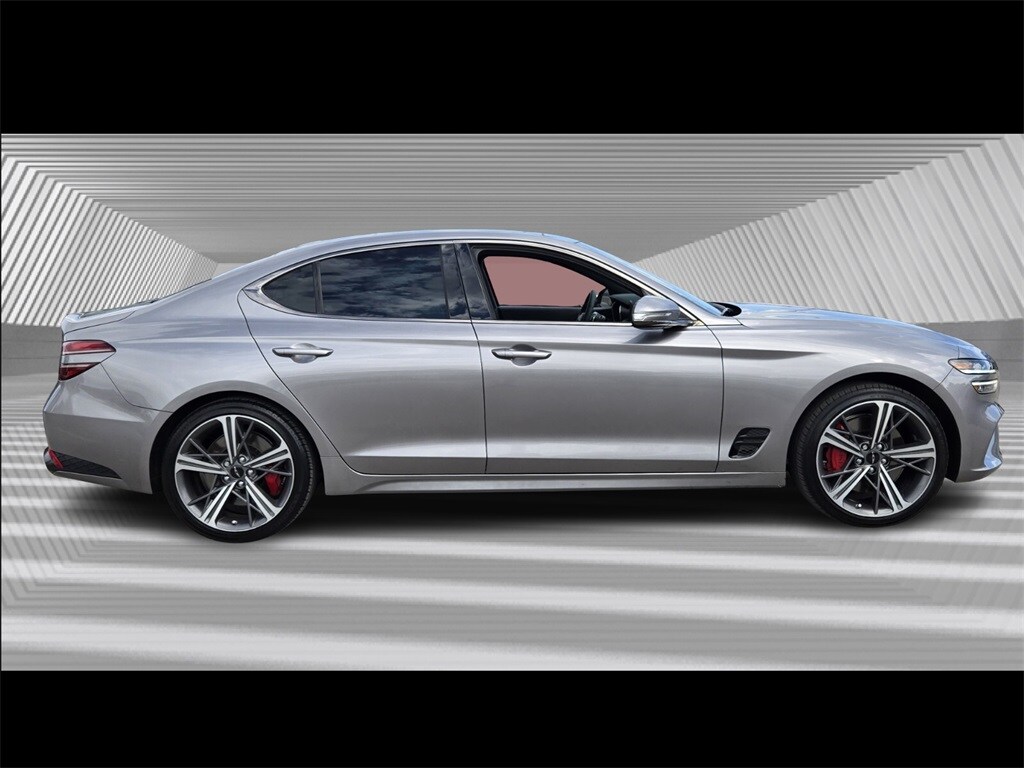 2024 Genesis G70 2.5T Prestige photo 3