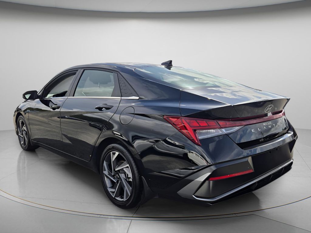 2025 Hyundai Elantra SEL - Photo 7